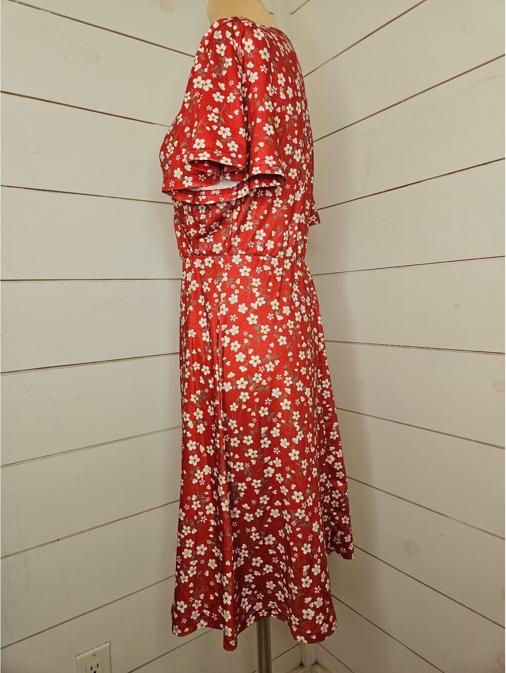NWOT UVN medium red with white & tan flowers & heart buds faux wrap dress - Picture 2 of 6